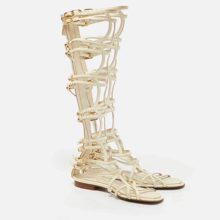 Pre Owned Chanel Cream Leather Gladiator Flat Sandals Size 37