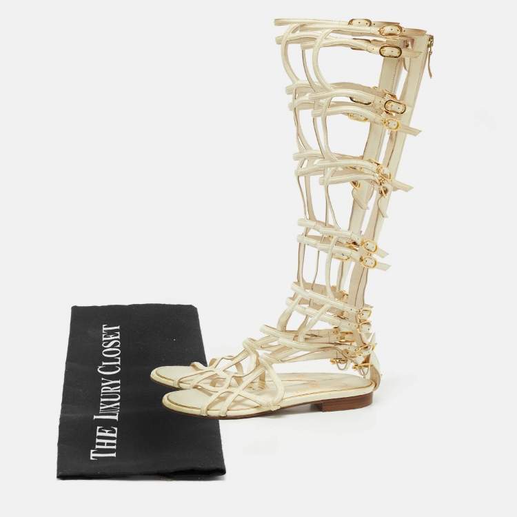 Pre Owned Chanel Cream Leather Gladiator Flat Sandals Size 37