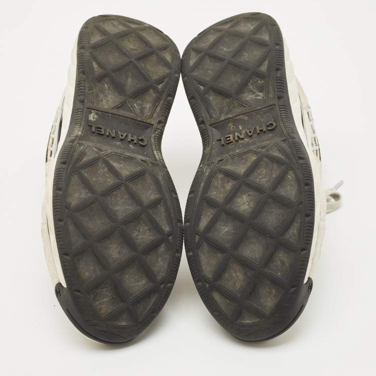 Pre Owned Chanel Grey/White Suede CC Interlocking Logo Low Top Sneakers Size 36