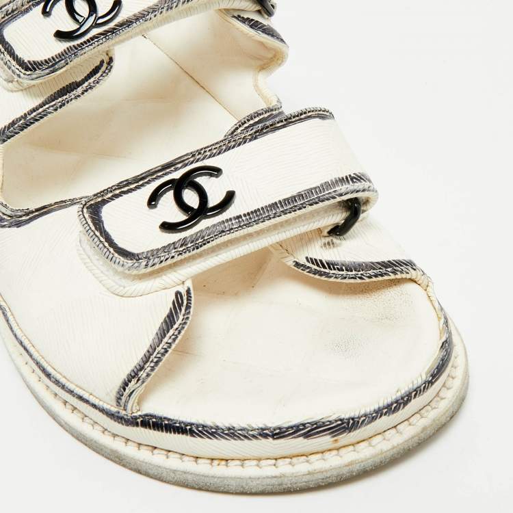 Pre Owned Chanel White/Black Leather Dad Slingback Flat Sandals Size 39