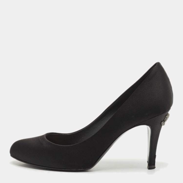 Pre Owned Chanel Black Satin CC Heel Pumps Size 37