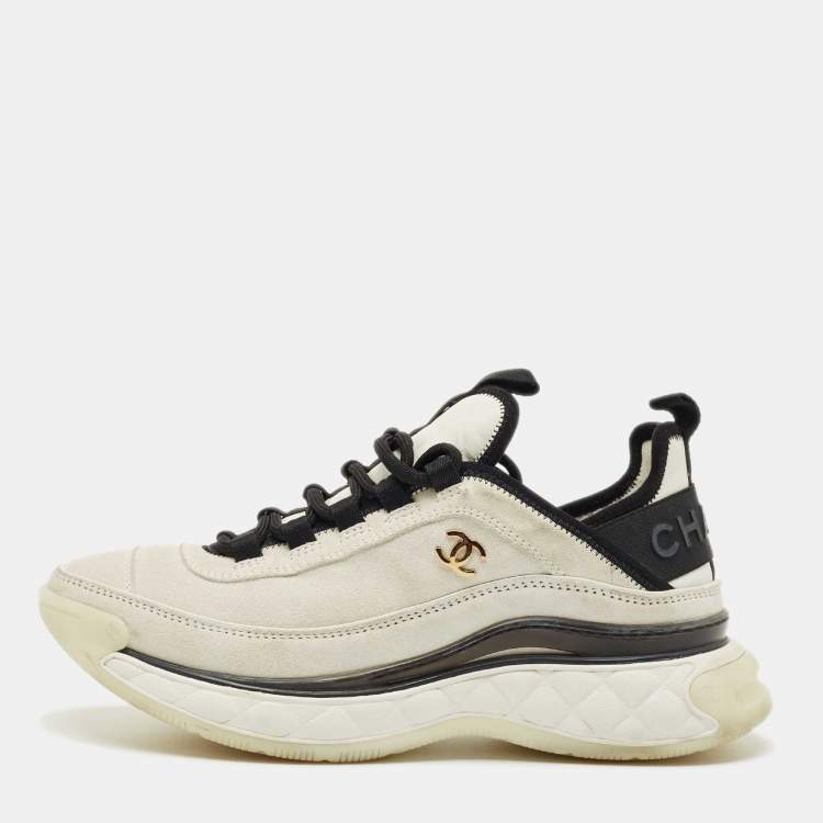 Pre Owned Chanel White Suede and Leather CC Low Top Sneakers Size 38