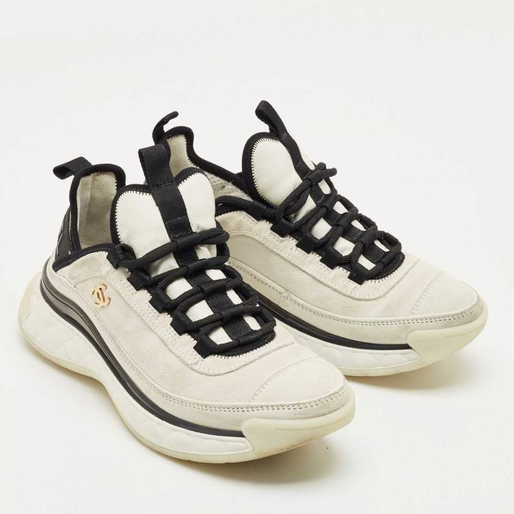 Pre Owned Chanel White Suede and Leather CC Low Top Sneakers Size 38