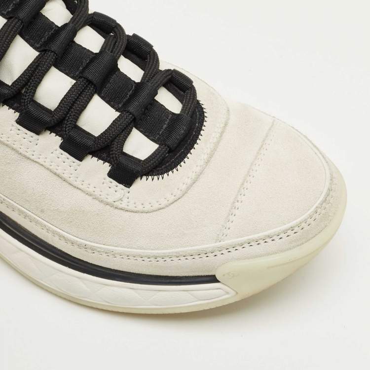 Pre Owned Chanel White Suede and Leather CC Low Top Sneakers Size 38