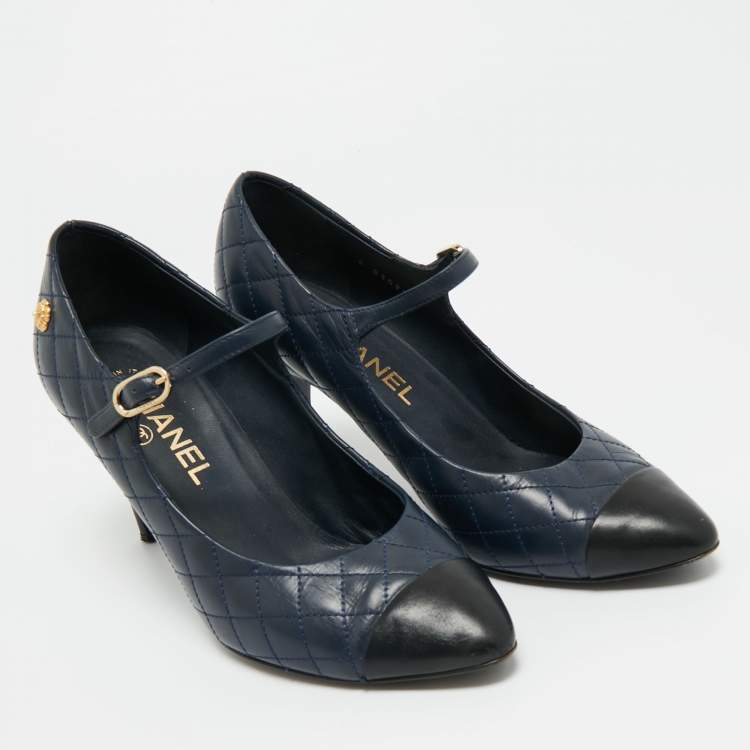 Pre Owned Chanel Navy Blue/Black Leather CC Mary Jane Pumps Size 37.5