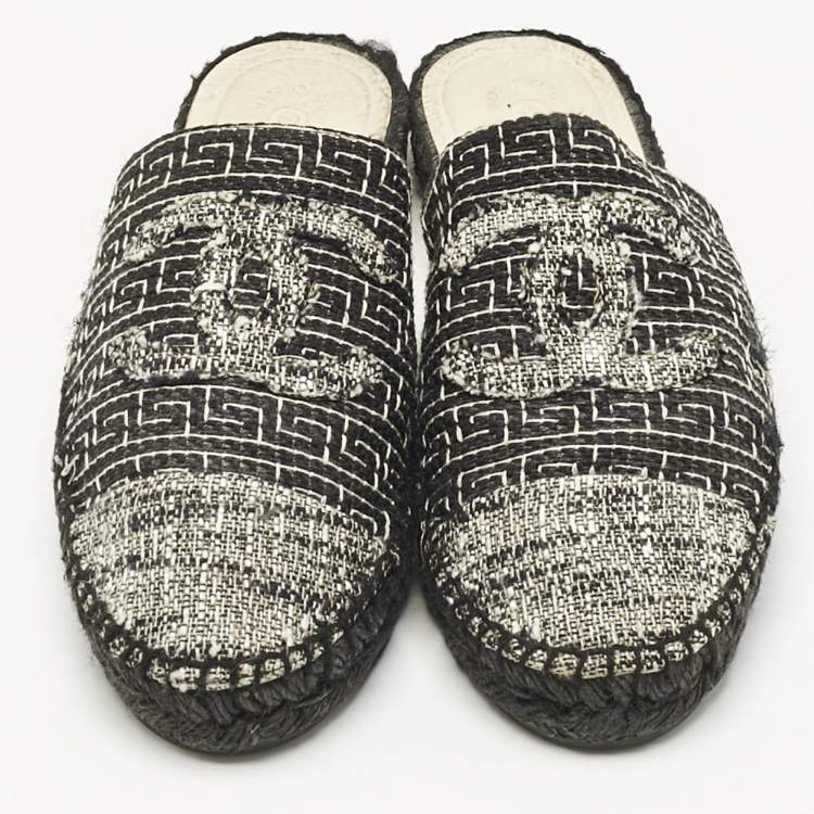 Pre Owned Chanel Black/White Tweed CC Espadrille Mules Size 39