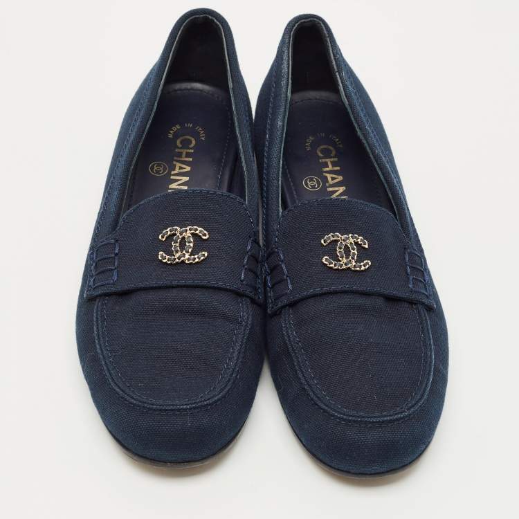 Pre Owned Chanel Navy Blue Denim CC Chain CC Slip On Loafers Size 38.5