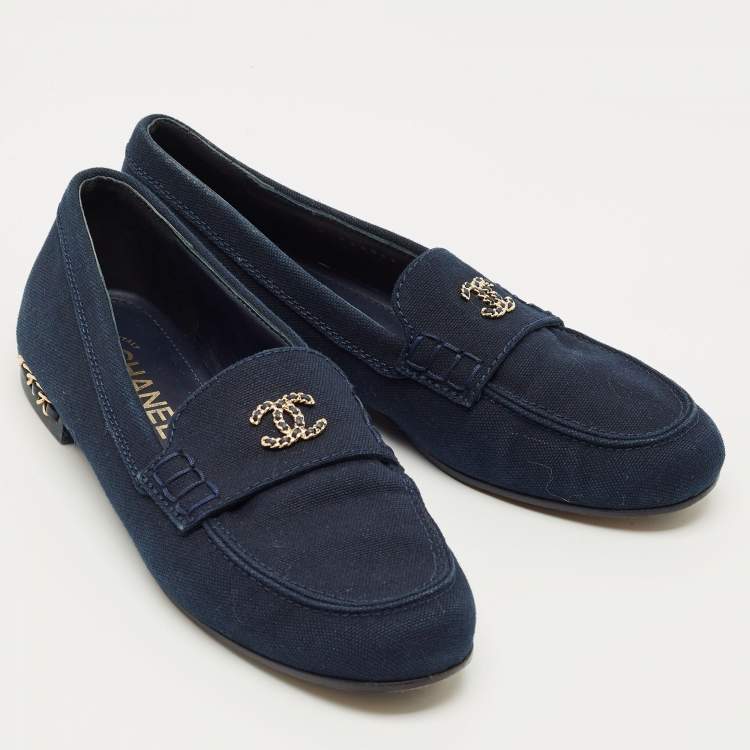 Pre Owned Chanel Navy Blue Denim CC Chain CC Slip On Loafers Size 38.5