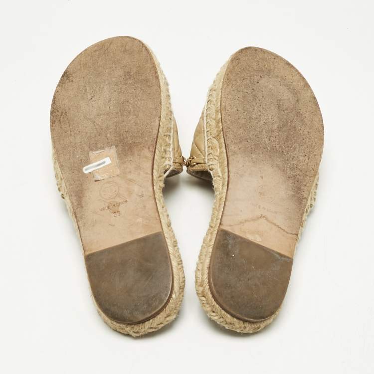 Pre Owned Chanel Gold Quilted Leather CC Chain Espadrille Flat Slides Size 36