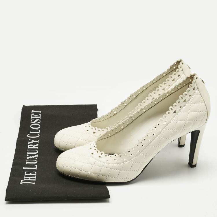 Pre Owned Chanel White Quilted Laser Cut Leather Round Toe Pumps Size 40