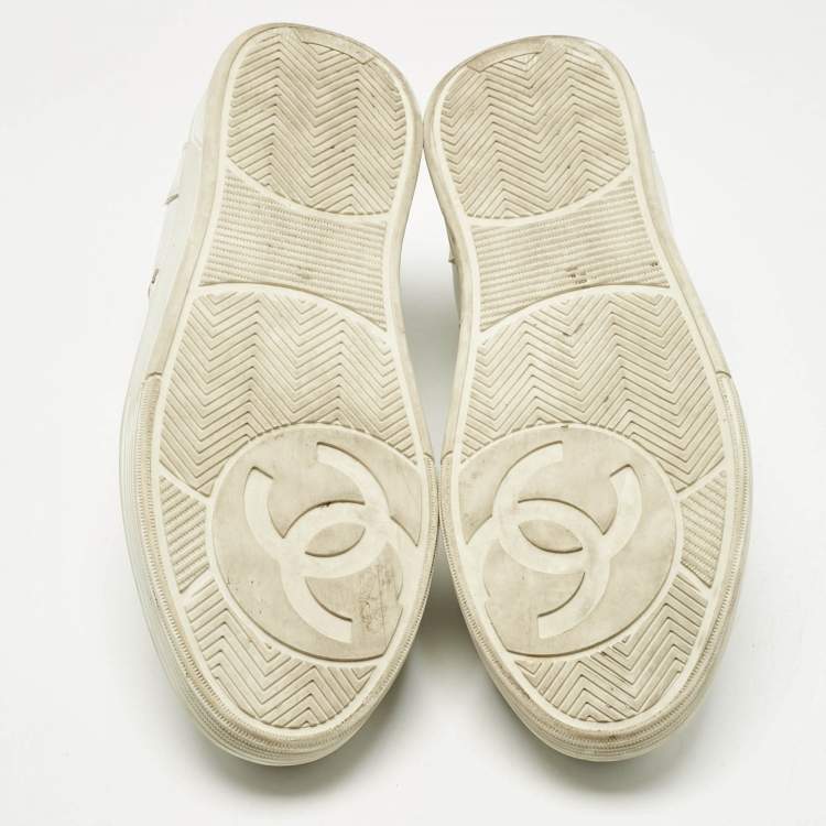 Pre Owned Chanel White Perforated Leather CC Low Top Sneakers Size 39