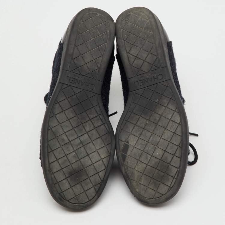 Pre Owned Chanel Black Patent Leather and Shimmer Tweed CC Cap Toe Lace Up Sneakers Size 36