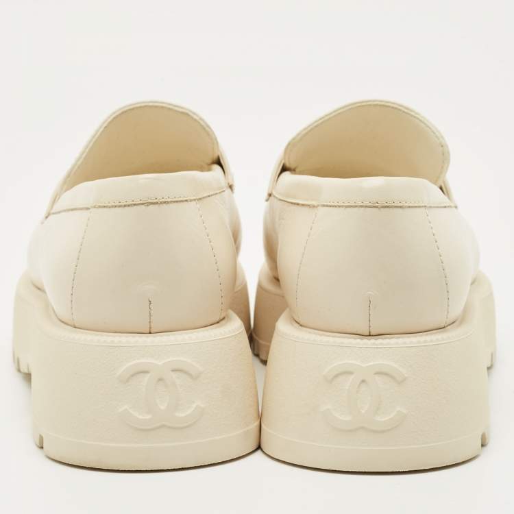 Pre Owned Chanel Cream Leather Logo Slip On Loafers Size 36.5