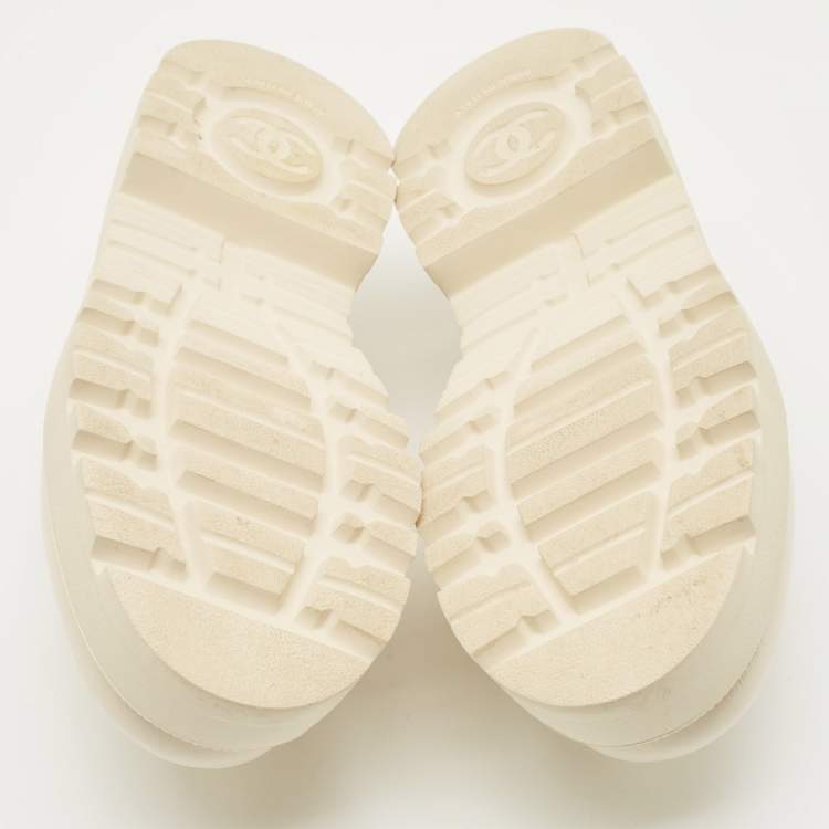 Pre Owned Chanel Cream Leather Logo Slip On Loafers Size 36.5