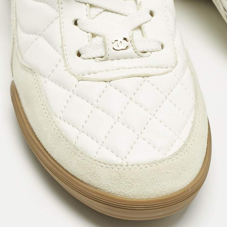 Pre Owned Chanel White/Grey Perforated Leather and Suede CC Low Top Sneakers Size 39