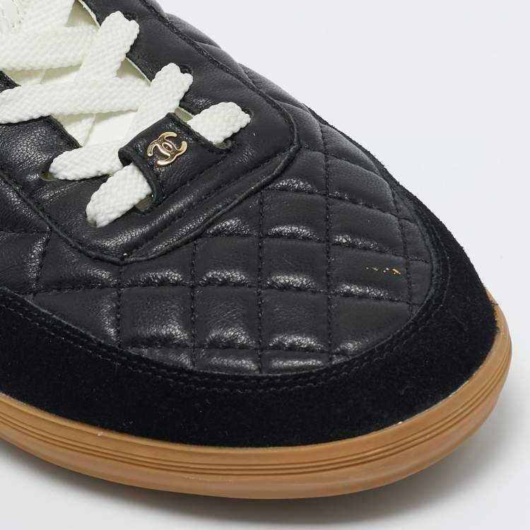 Pre Owned Chanel White/Black Perforated Leather And Suede CC Low Top Sneakers Size 39