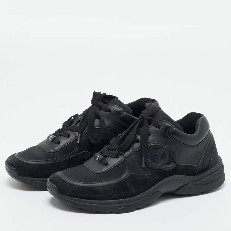 Pre Owned Chanel Black/Navy Blue Fabric and Leather CC Low Top Sneakers Size 39
