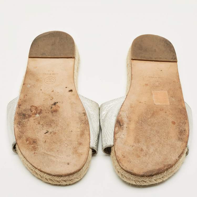 Pre Owned Chanel Silver Leather CC Espadrille Slides Sandals Size 39