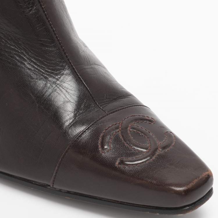 Pre Owned Chanel Brown Leather Vintage CC Mid Calf Boots Size 39