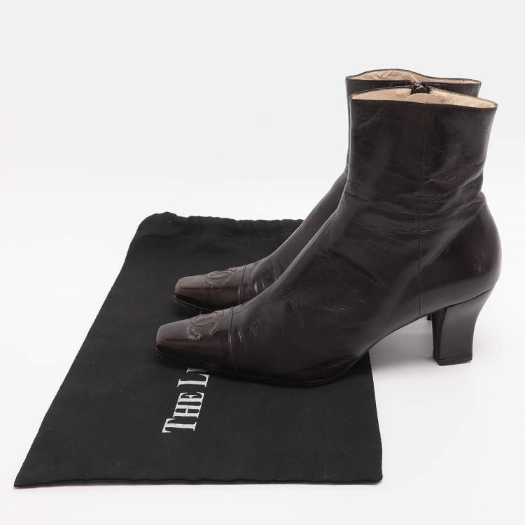 Pre Owned Chanel Brown Leather Vintage CC Mid Calf Boots Size 39