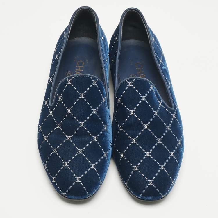 Pre Owned Chanel Blue Quilted Velvet CC Smoking Slippers Size 39