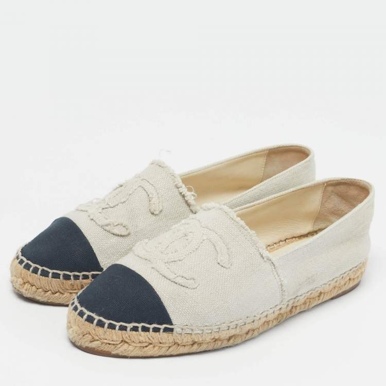 Pre Owned Chanel Off Cream/Black Canvas CC Cap Toe Espadrille Flats Size 39