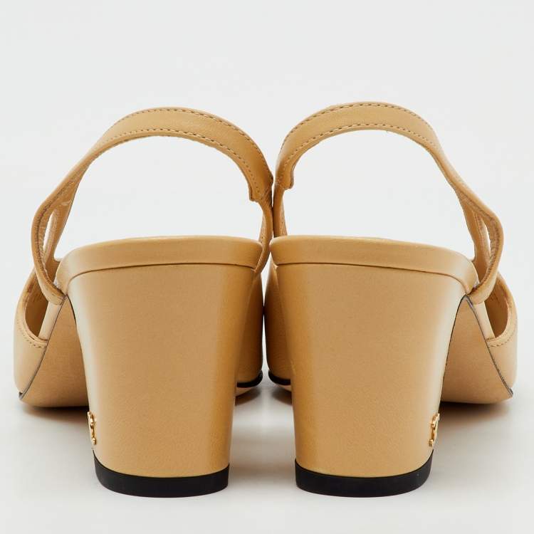 Pre Owned Chanel Beige/Black Leather and Canvas CC Cap Toe Slingback Pumps Size 35