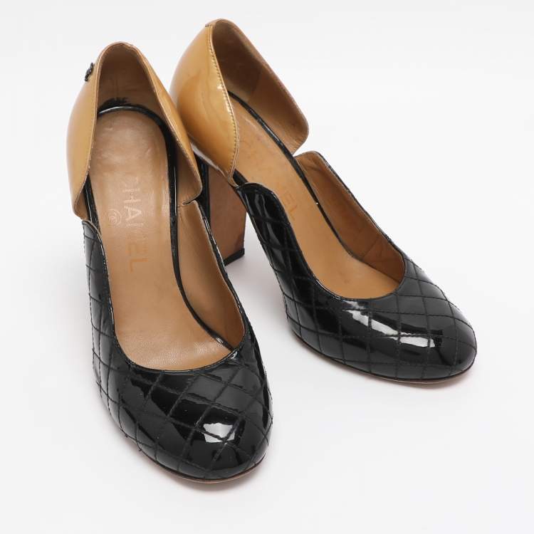 Pre Owned Chanel Black/Beige Quilted Patent Leather CC Pumps Size 36