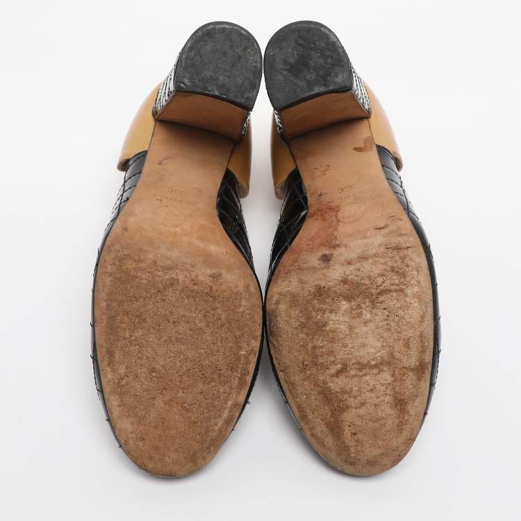 Pre Owned Chanel Black/Beige Quilted Patent Leather CC Pumps Size 36