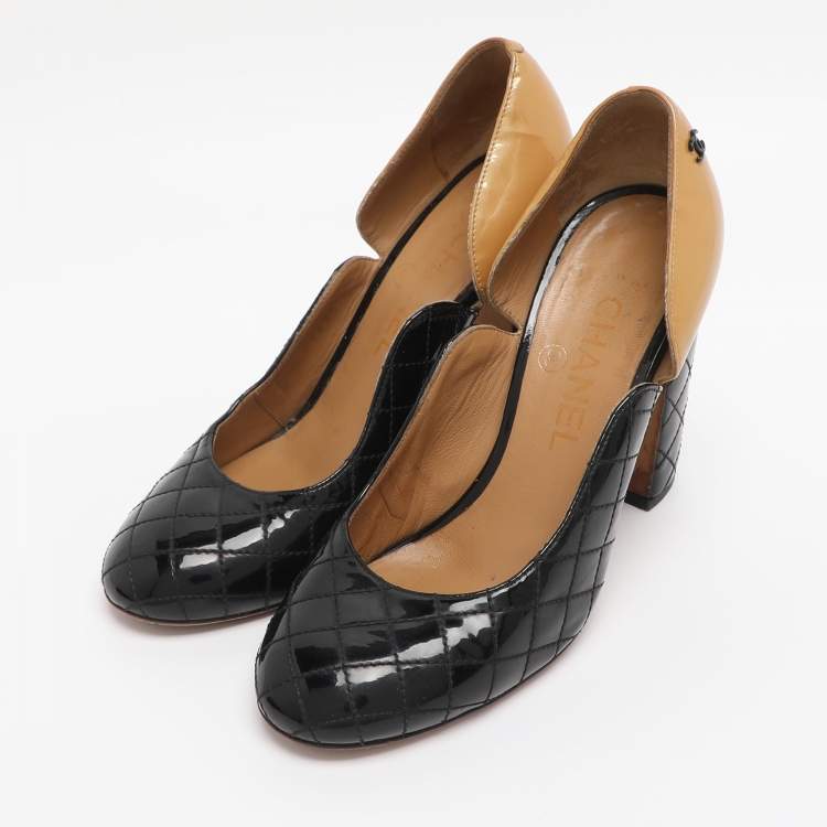 Pre Owned Chanel Black/Beige Quilted Patent Leather CC Pumps Size 36