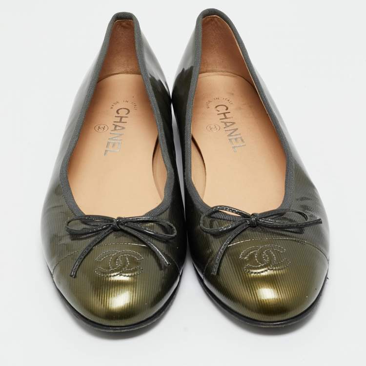 Pre Owned Chanel Green Patent Leather CC Cap Toe Bow Ballet Flats Size 41