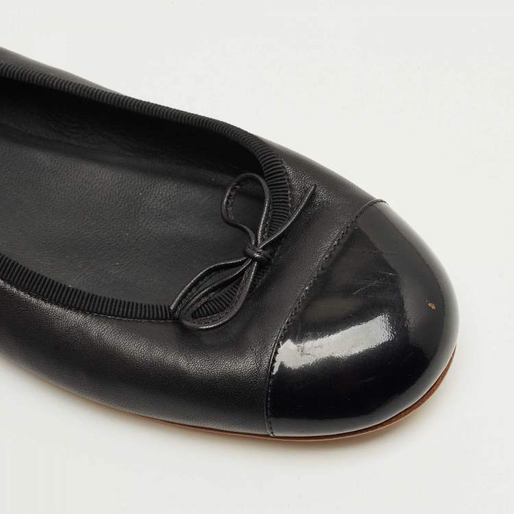 Pre Owned Chanel Black Leather CC Cap Toe Ballet Flats Size 41
