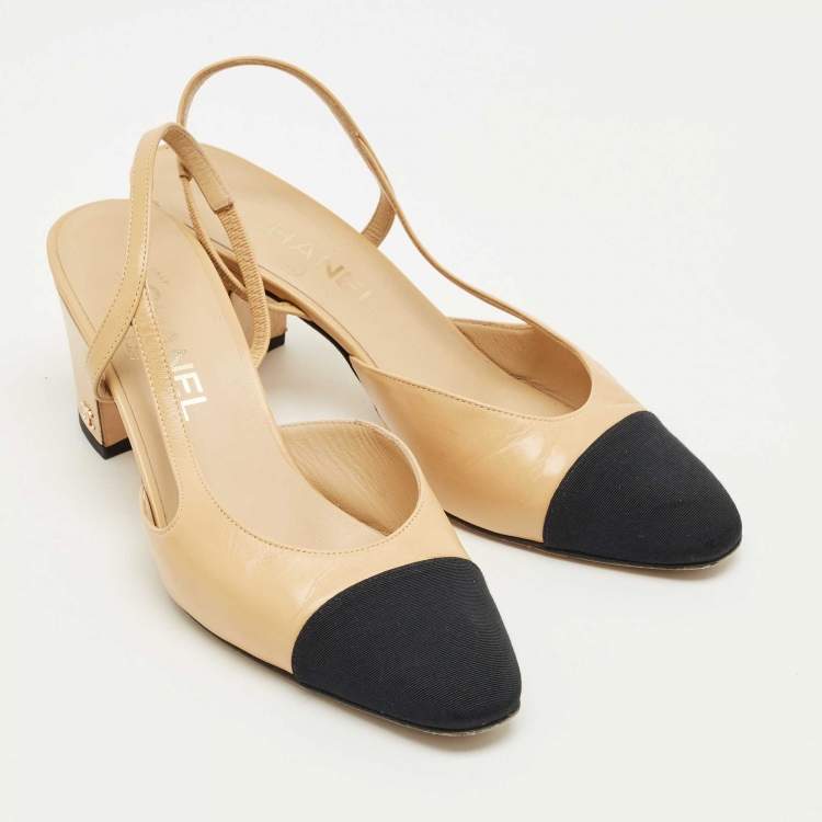 Pre Owned Chanel Cream/Black Canvas and Leather CC Slingback Pumps Size 37.5