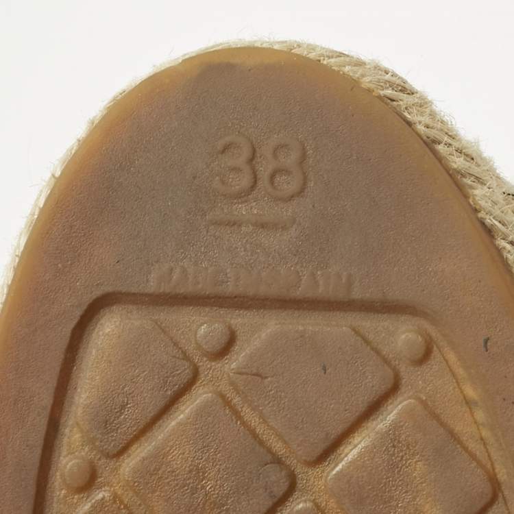 Pre Owned Chanel Beige Patent Leather CC Cap Toe Espadrille Flats Size 38