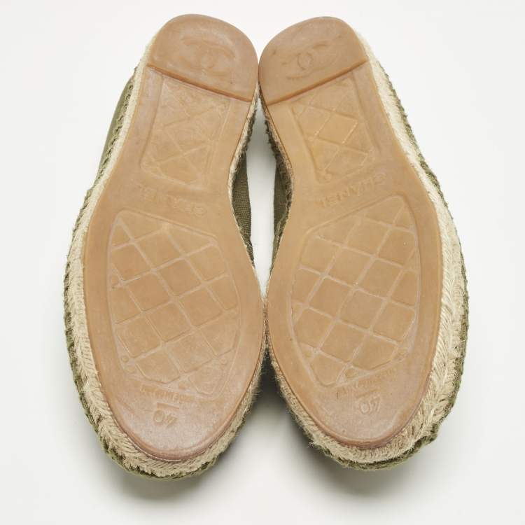Pre Owned  Chanel Green Canvas CC Cap Toe Espadrille Flats Size 40