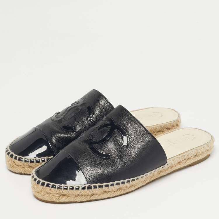 Pre Owned Chanel Black Patent and Leather CC Espadrille Mules Size 38