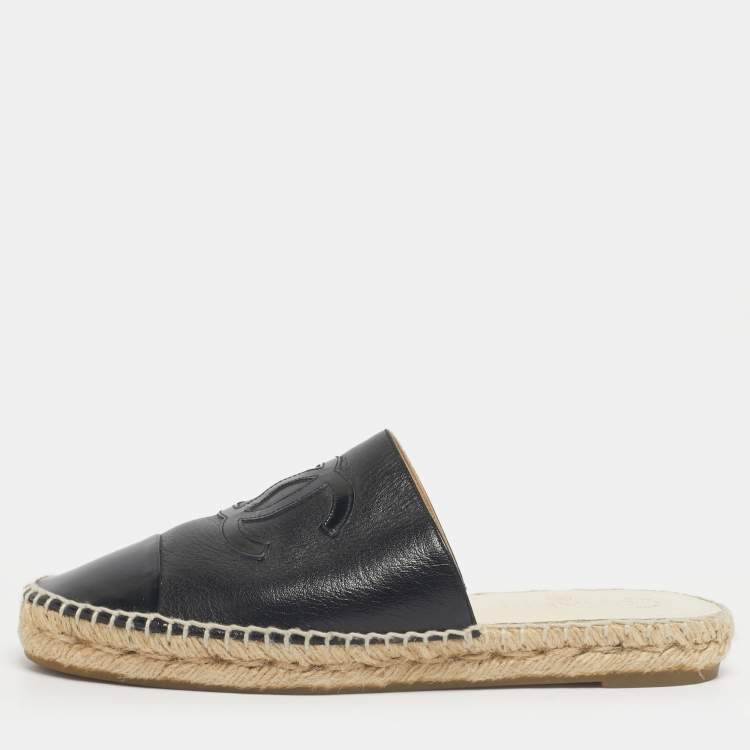 Pre Owned Chanel Black Patent and Leather CC Espadrille Mules Size 38