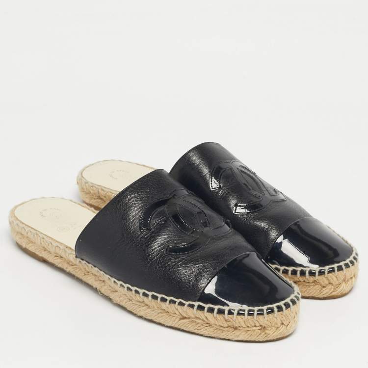 Pre Owned Chanel Black Patent and Leather CC Espadrille Mules Size 38