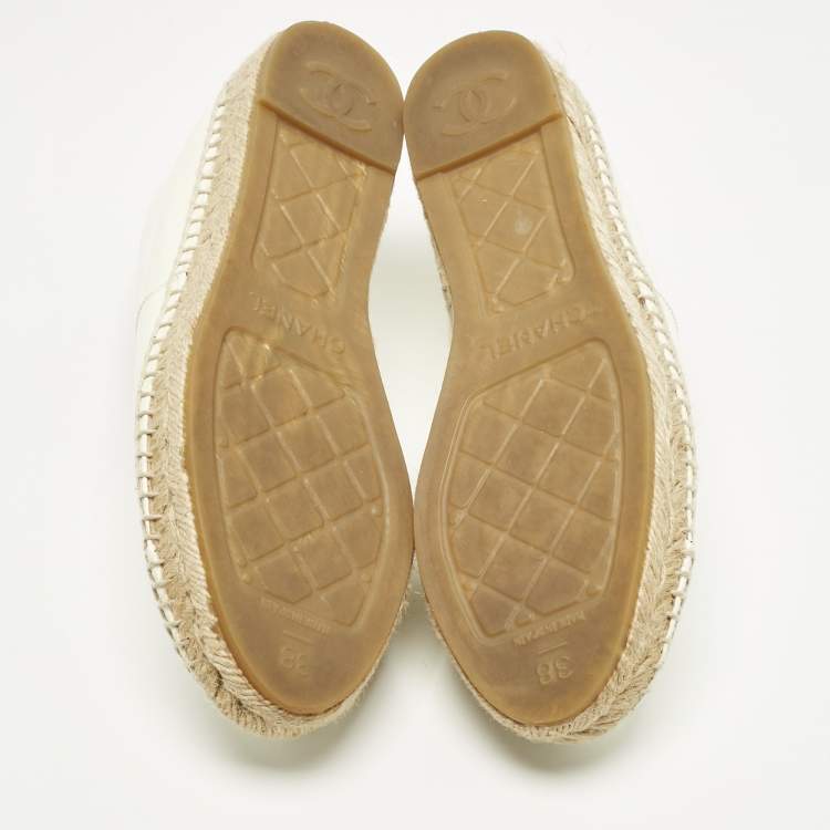 Pre Owned Chanel White Patent Leather CC Espadrille Flats Size 38