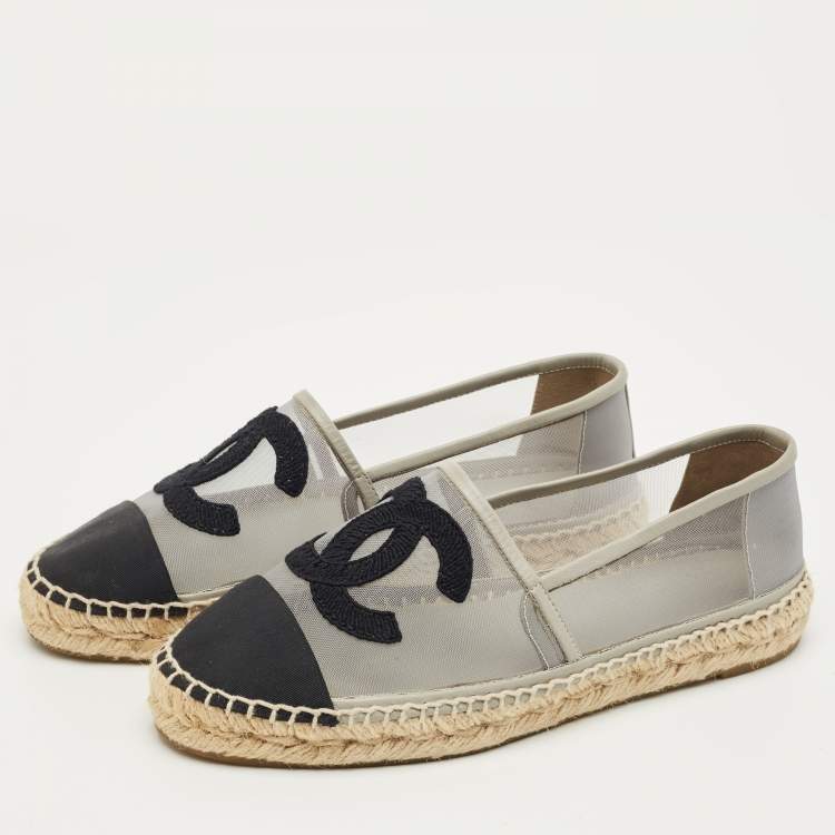Pre Owned Chanel Black/Grey Canvas and Mesh CC Cap Toe Espadrille Flats Size 38