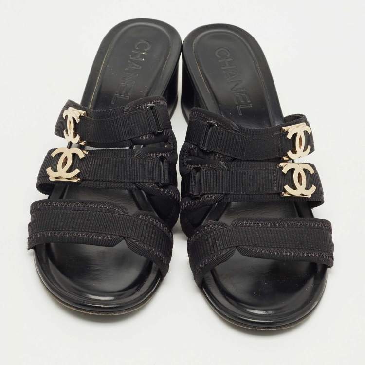 Pre Owned Chanel Black Canvas CC Slide Sandals Size 40.5