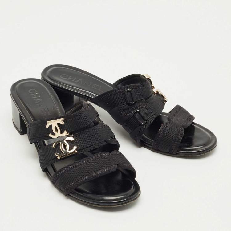 Pre Owned Chanel Black Canvas CC Slide Sandals Size 40.5