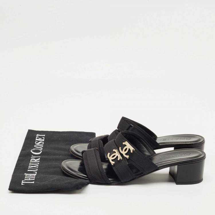 Pre Owned Chanel Black Canvas CC Slide Sandals Size 40.5
