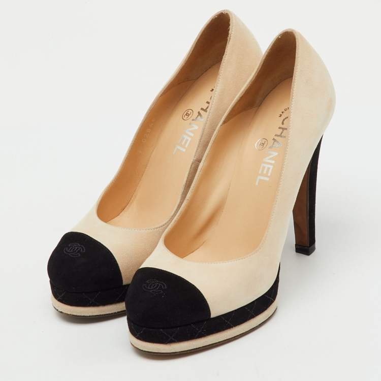 Pre Owned Chanel Beige/Black Suede CC Cap Toe Platform Pumps Size 37.5