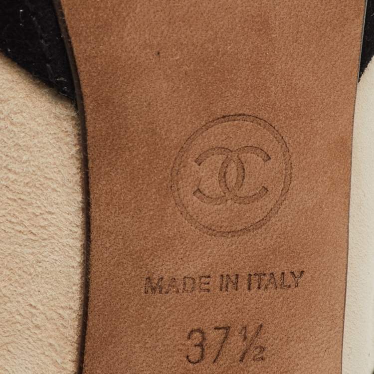 Pre Owned Chanel Beige/Black Suede CC Cap Toe Platform Pumps Size 37.5