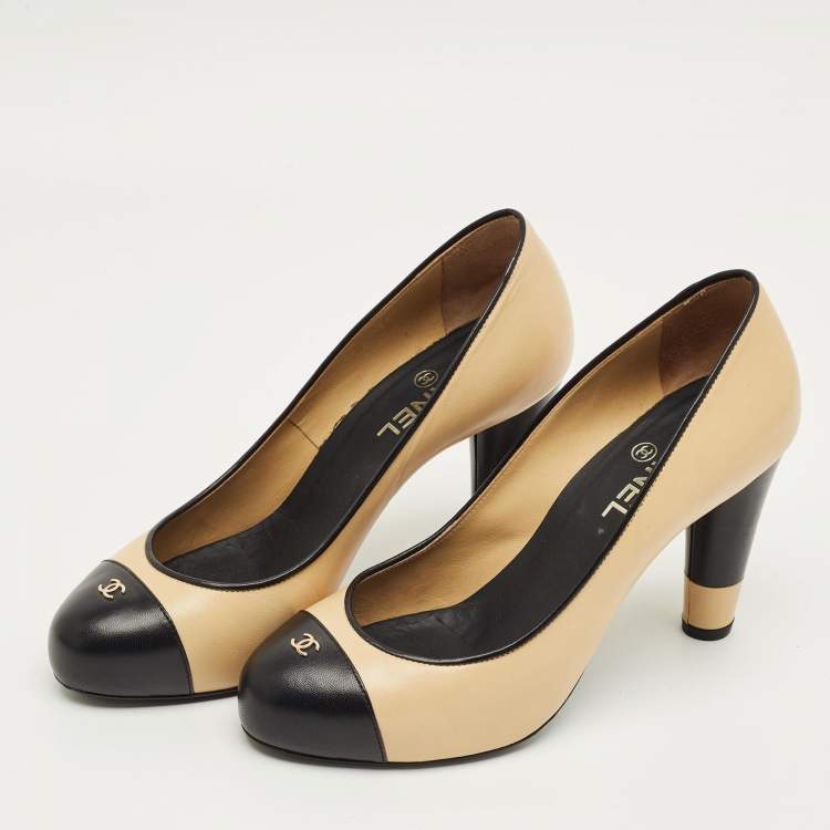 Pre Owned Chanel Black/Beige Leather CC Cap Toe Platform Pumps Size 38