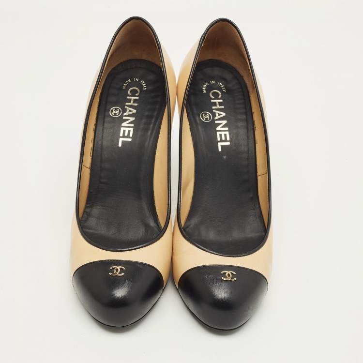 Pre Owned Chanel Black/Beige Leather CC Cap Toe Platform Pumps Size 38