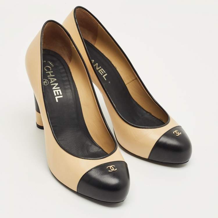 Pre Owned Chanel Black/Beige Leather CC Cap Toe Platform Pumps Size 38