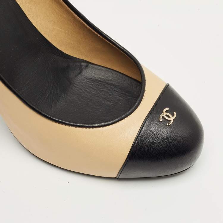 Pre Owned Chanel Black/Beige Leather CC Cap Toe Platform Pumps Size 38