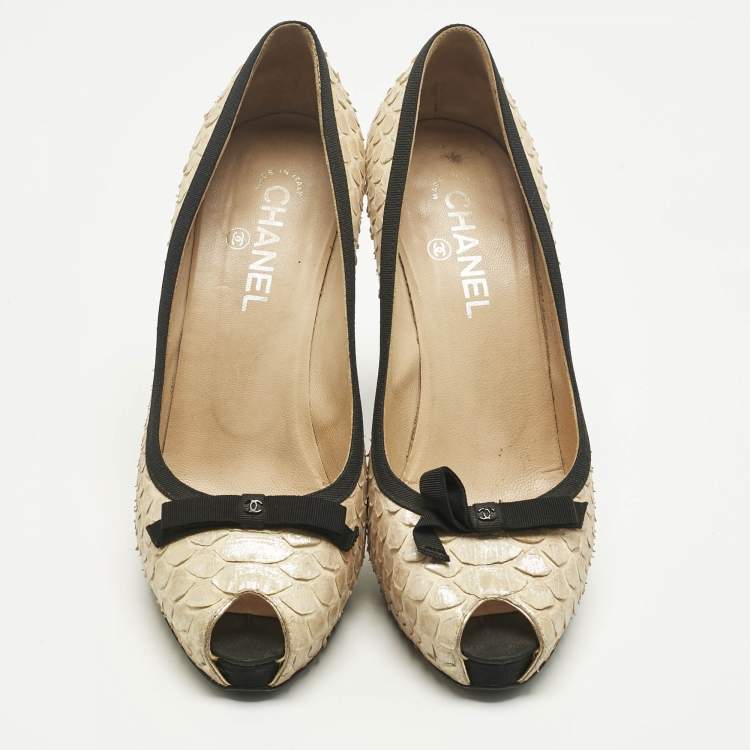 Pre Owned Chanel Metallic Black/Beige Python Leather Peep Toe Pumps Size 40